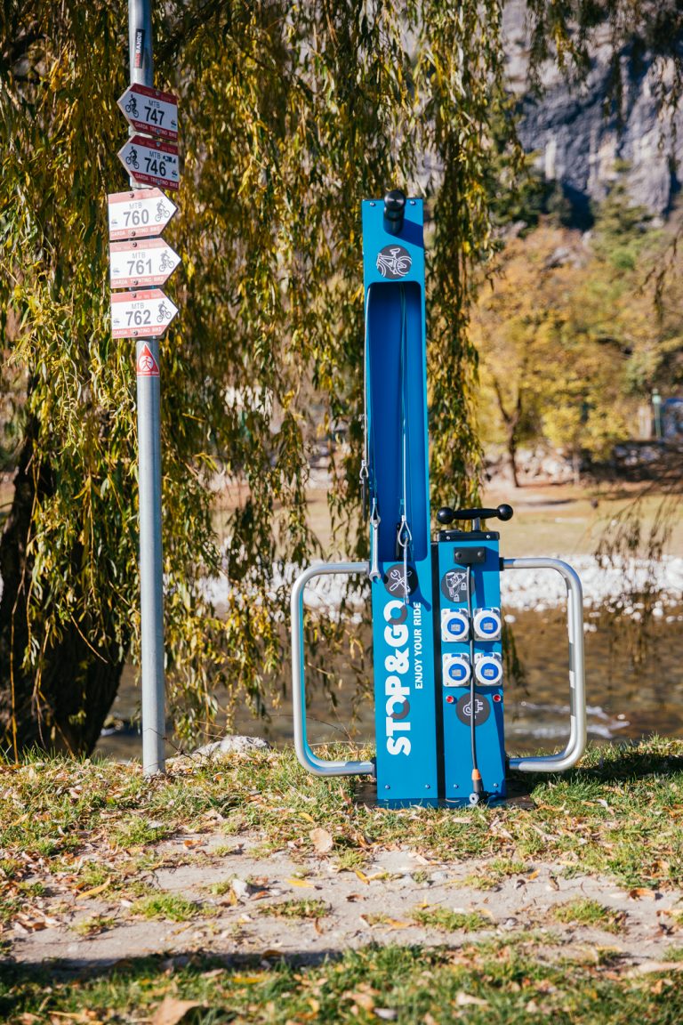 Bike facilities mobilità green e sostenibile, ricarica e manutenzione ebike e monopattini elettrici