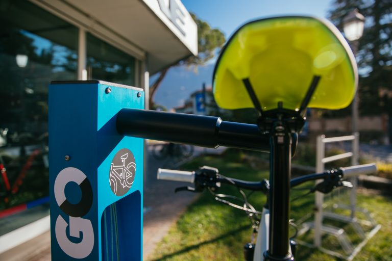 Bike facilities mobilità green e sostenibile, ricarica e manutenzione ebike e monopattini elettrici