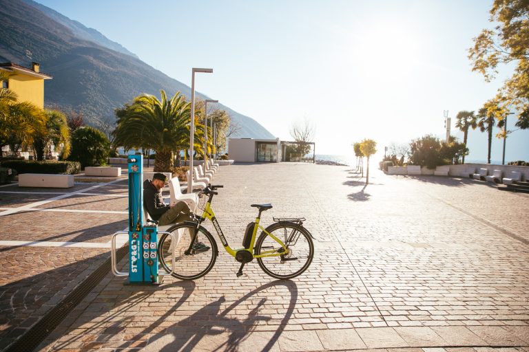 Bike facilities mobilità green e sostenibile, ricarica e manutenzione ebike e monopattini elettrici