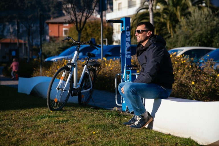 Bike facilities mobilità green e sostenibile, ricarica e manutenzione ebike e monopattini elettrici