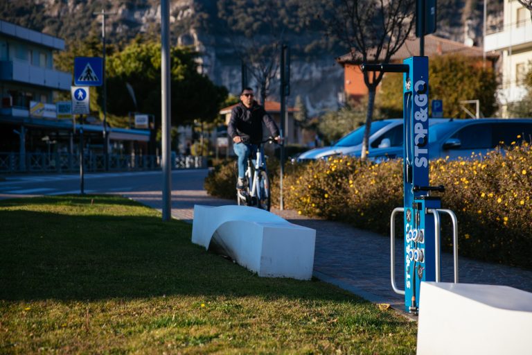 Bike facilities mobilità green e sostenibile, ricarica e manutenzione ebike e monopattini elettrici