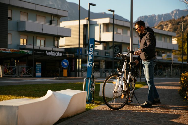 Bike facilities mobilità green e sostenibile, ricarica e manutenzione ebike e monopattini elettrici